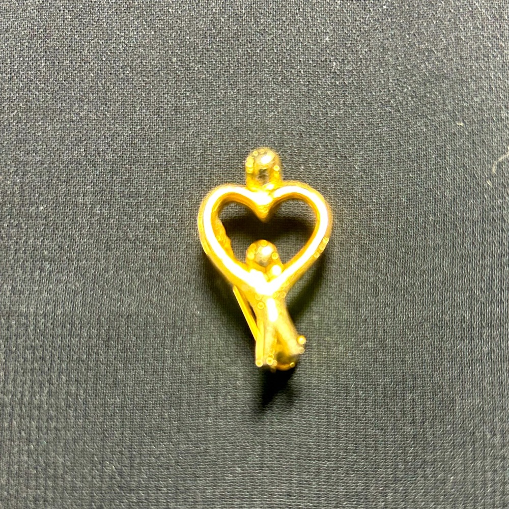 VTG Signed Gold Tone Metal Mother and Child Brooch. By Camco.